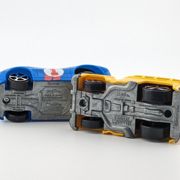 2 Muscle Machines Garage collectible Maisto diecast toy car - Picture 4 of 5